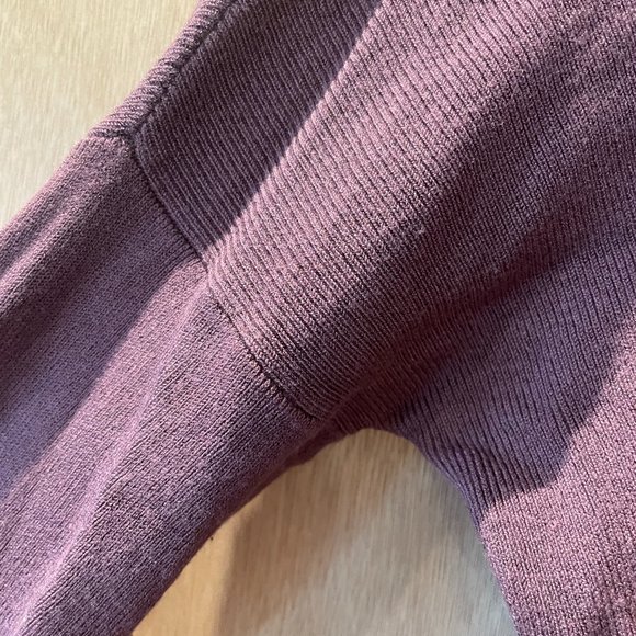 SALE 3️⃣ for $8! XS 70s Style Bell-Sleeves Sweater //  Express - Picture 9 of 11